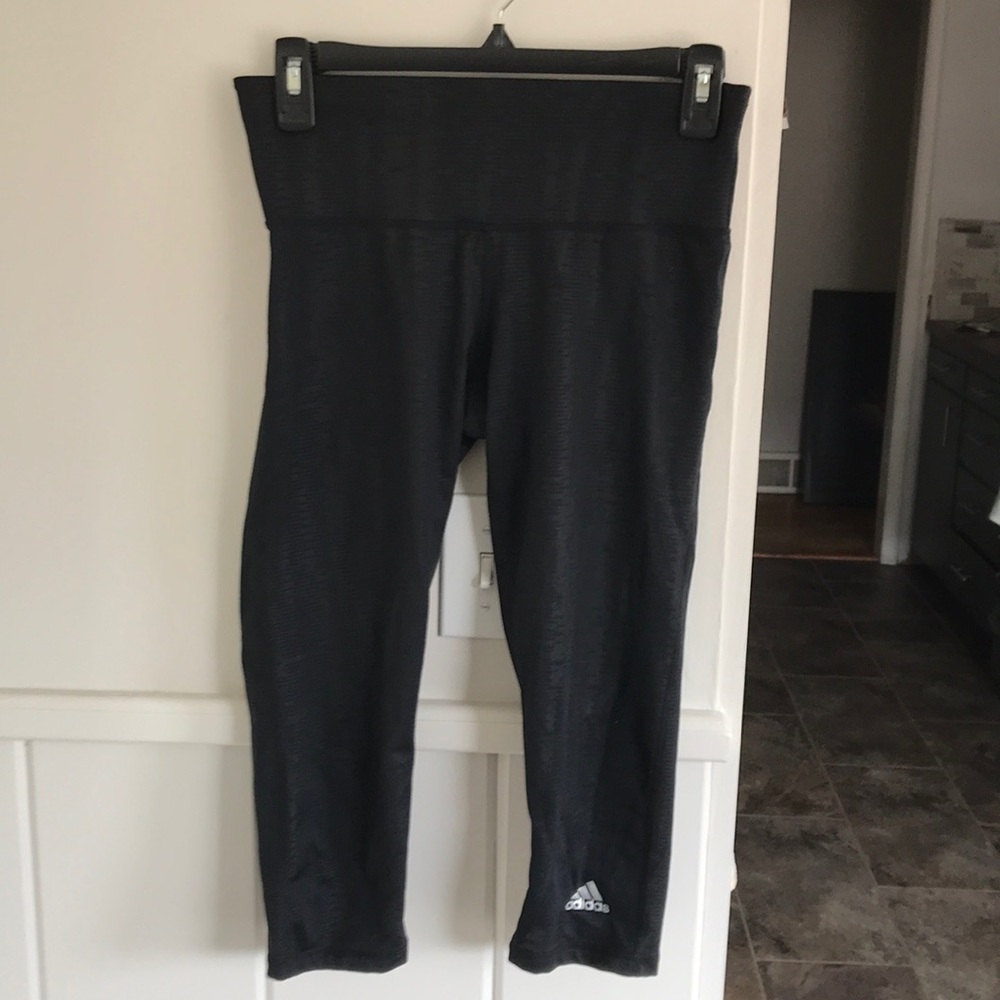 Mid calve Adidas leggings